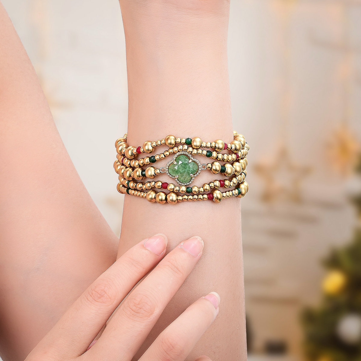 Merry Clover Gold Stretch Apple Watch Armband