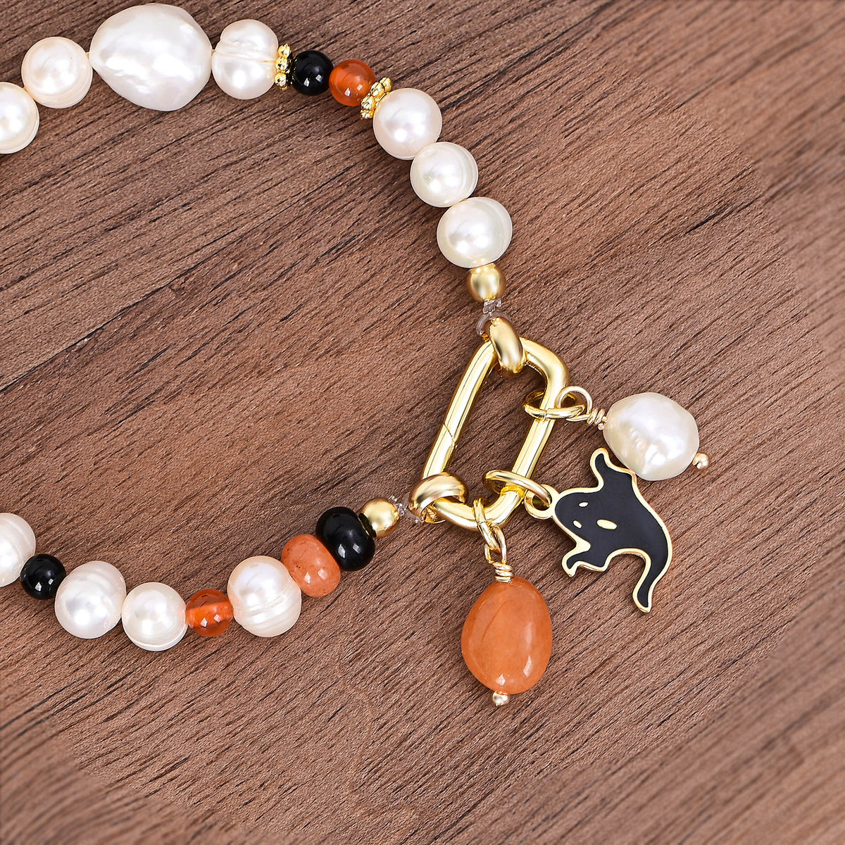 Weihnachtsleuchtendes Perlenarmband