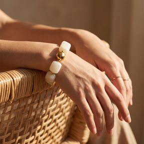 Mondbeschienenes elfenbeinfarbenes Chunky-Armband