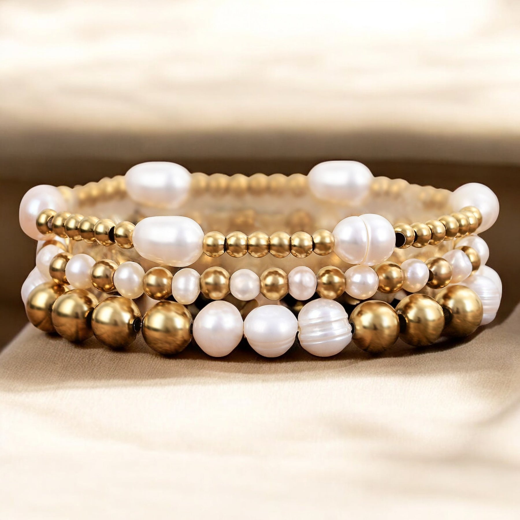 Goldenes Süßwasserperlen-Armband-Set
