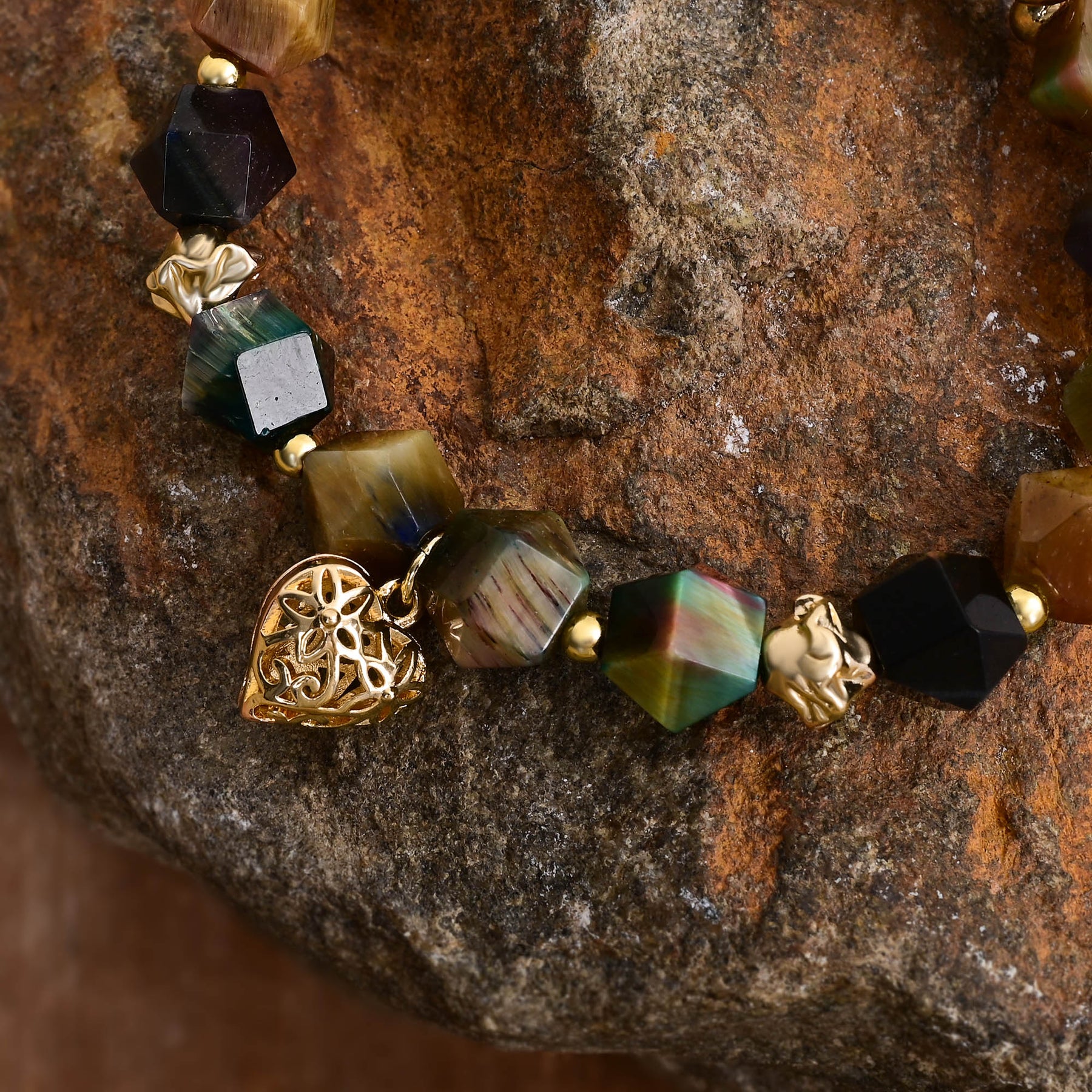 Mondstein Liebesanhänger Armband