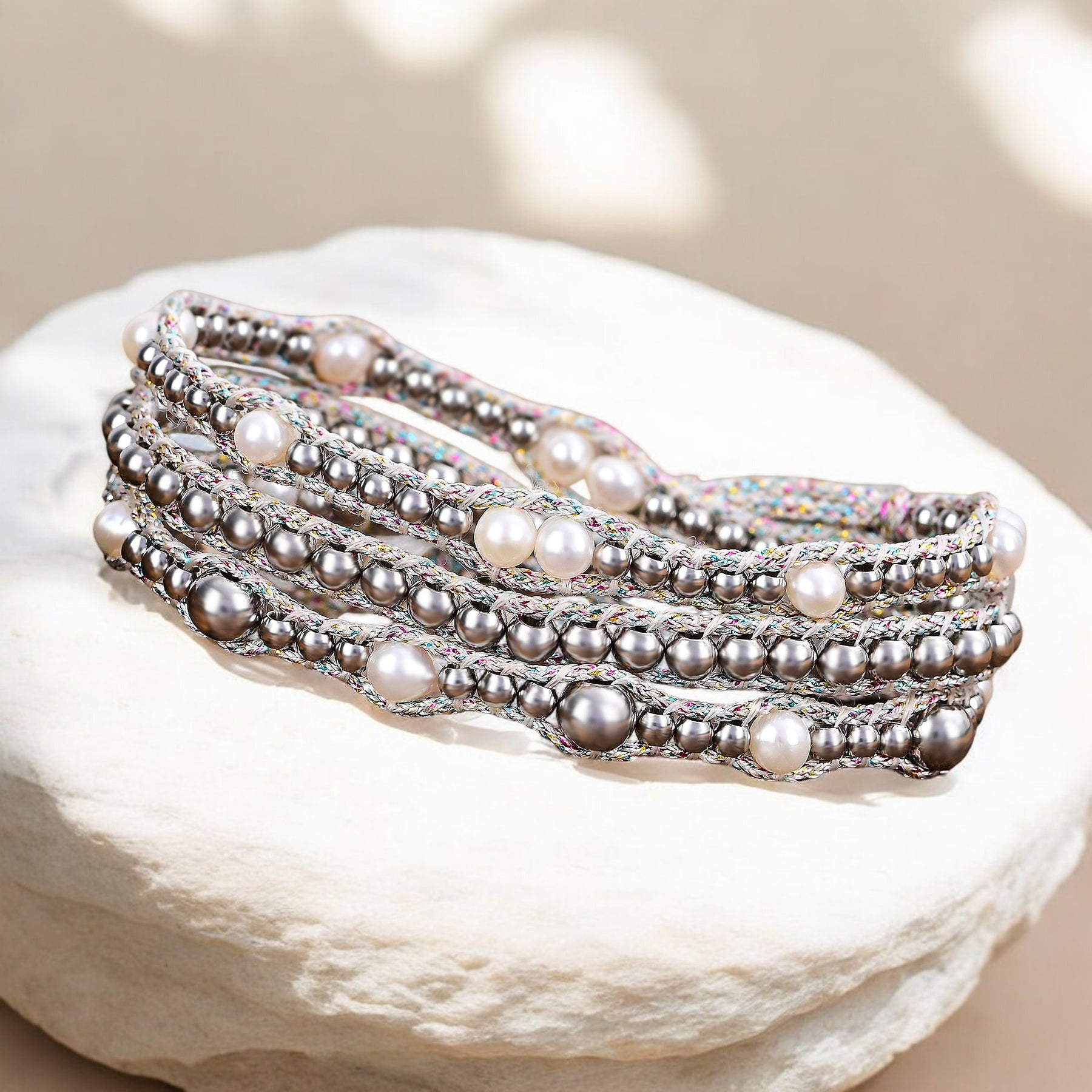 Glänzendes Perlen-Schutzwickelarmband
