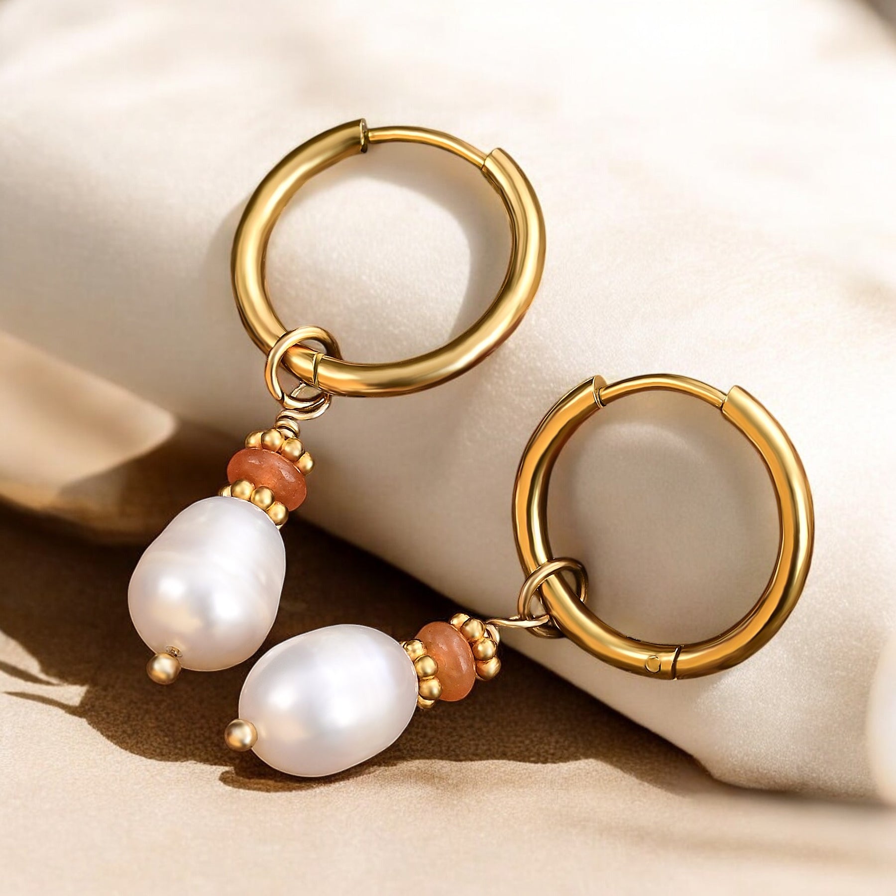 Creolen „Golden Grace“ aus Perlen und Achat
